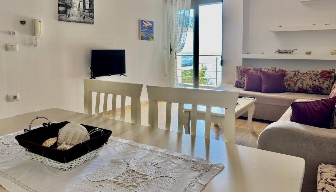 4 Seasons Sea View Apartment ซารานเดอ ภายนอก รูปภาพ